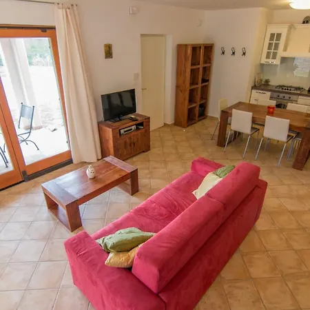 Tatil Evi Athos 2 With Two Apartments, Pool And Garden *